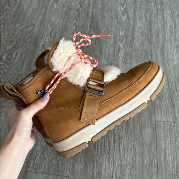 UGG Chestnut Classic Weather Hiker Boots 9 - Picture 13 of 15